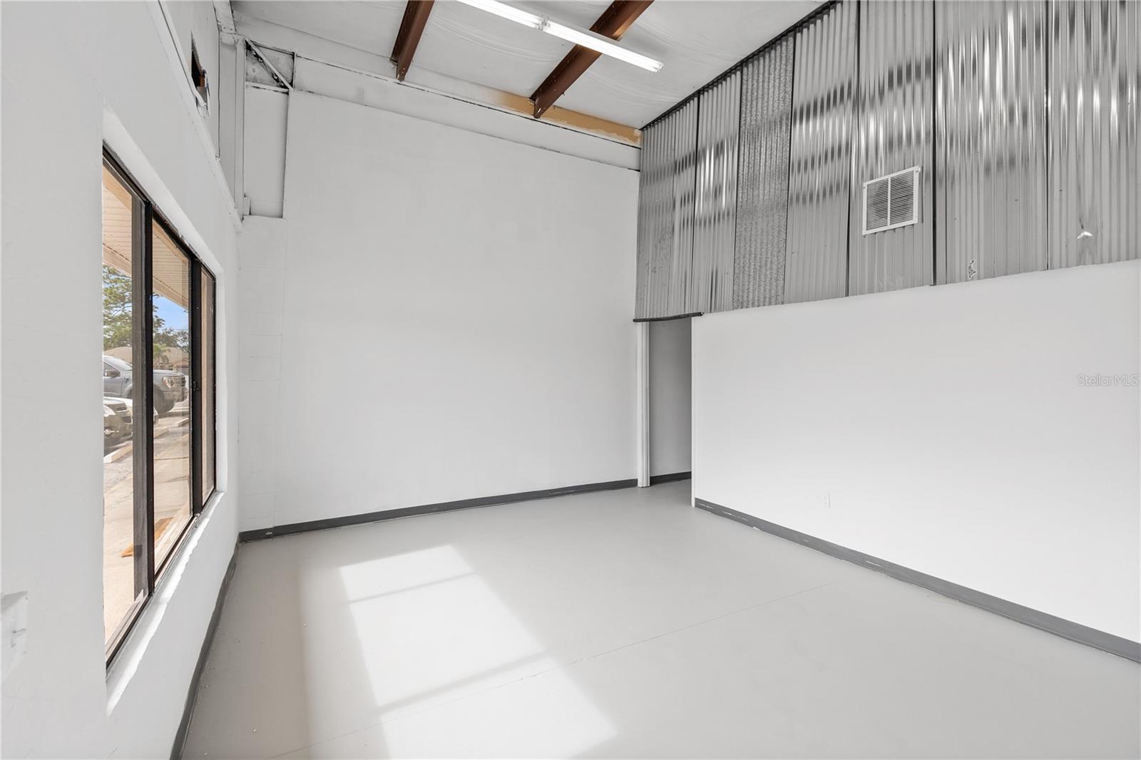 Image 9 of 32 For 2120 Ridgewood Avenue 7a