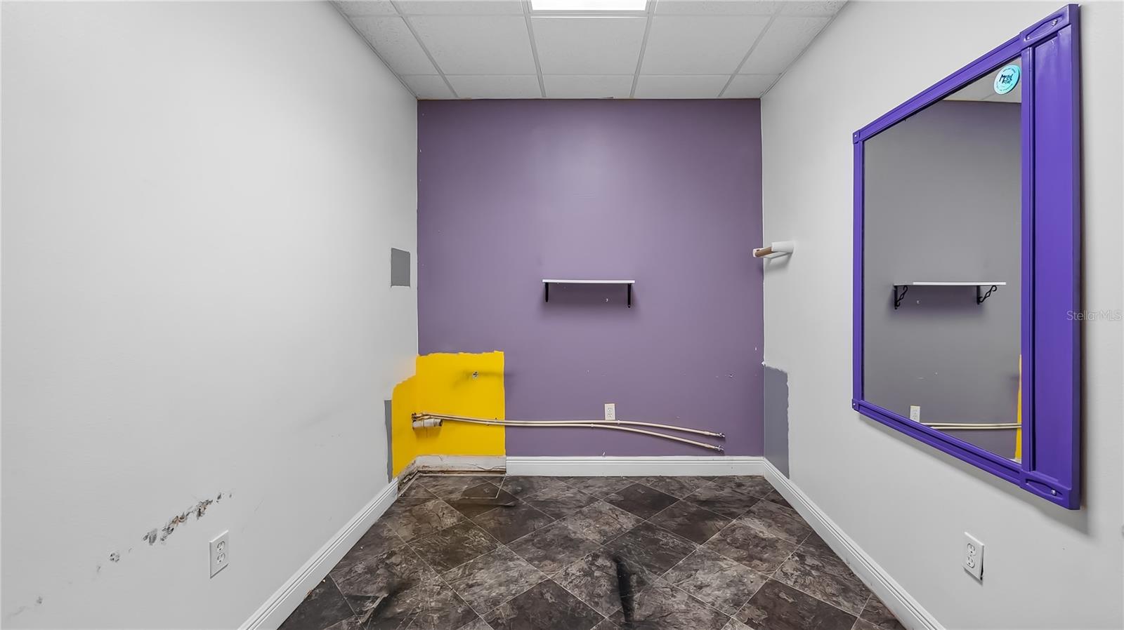 Image 18 of 24 For 390 Burleigh Boulevard 338