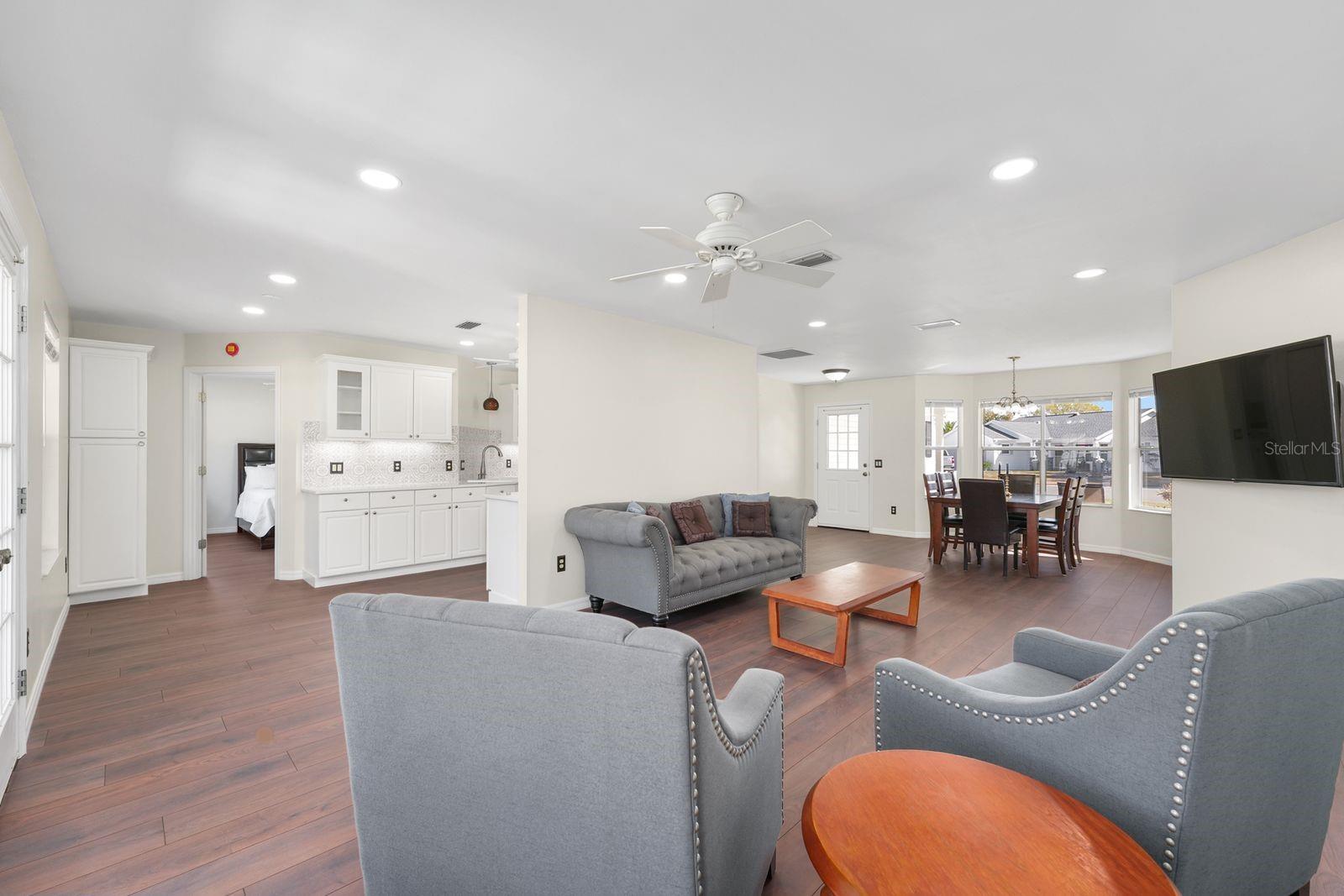 Image 16 of 37 For 1601 Chavez Court