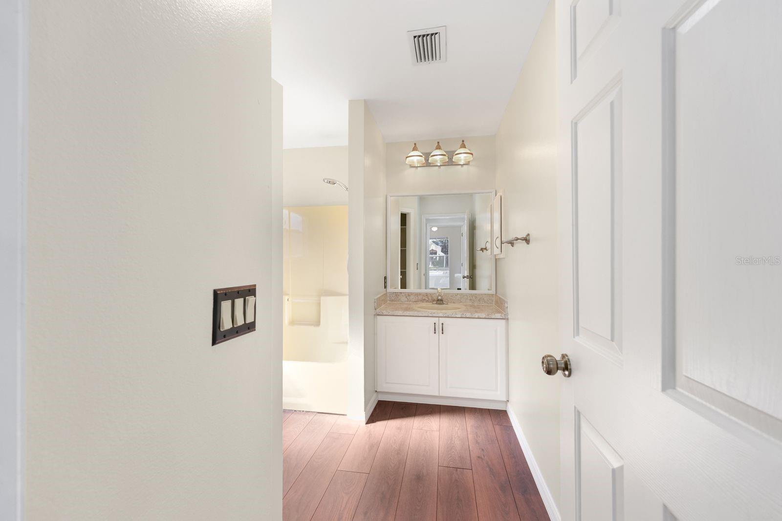 Image 21 of 37 For 1601 Chavez Court