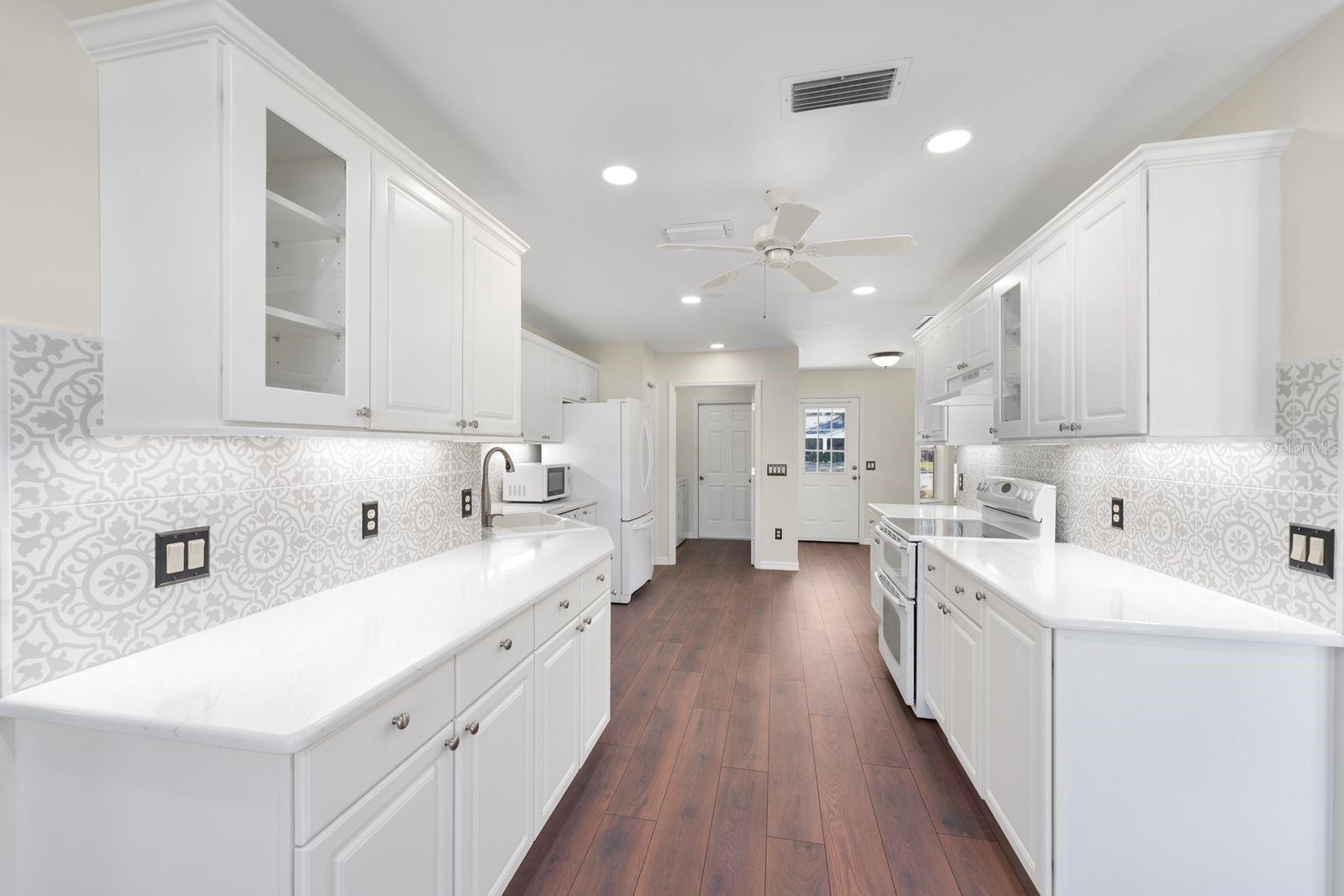 Image 5 of 37 For 1601 Chavez Court