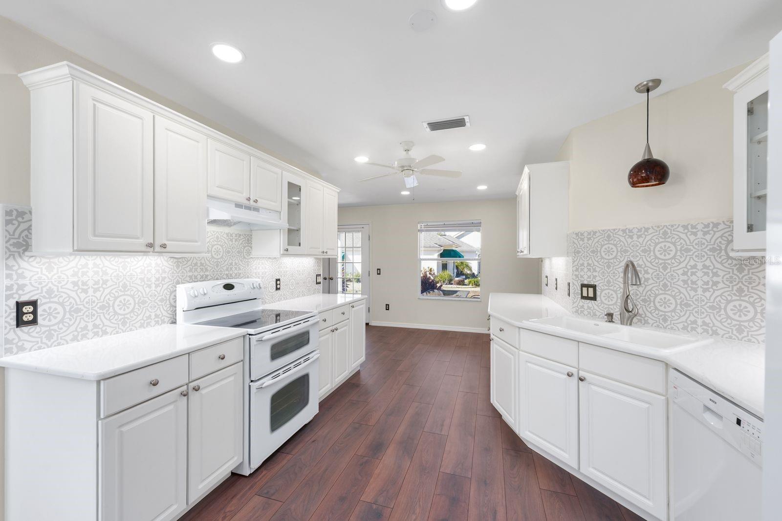 Image 8 of 37 For 1601 Chavez Court