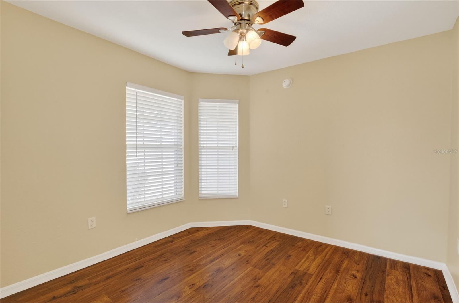 Image 20 of 37 For 1088 Brenton Manor Drive