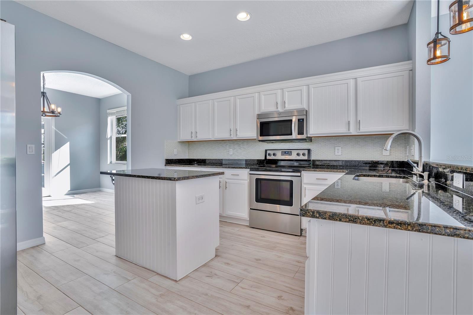 Image 12 of 80 For 14046 Fox Glove Street