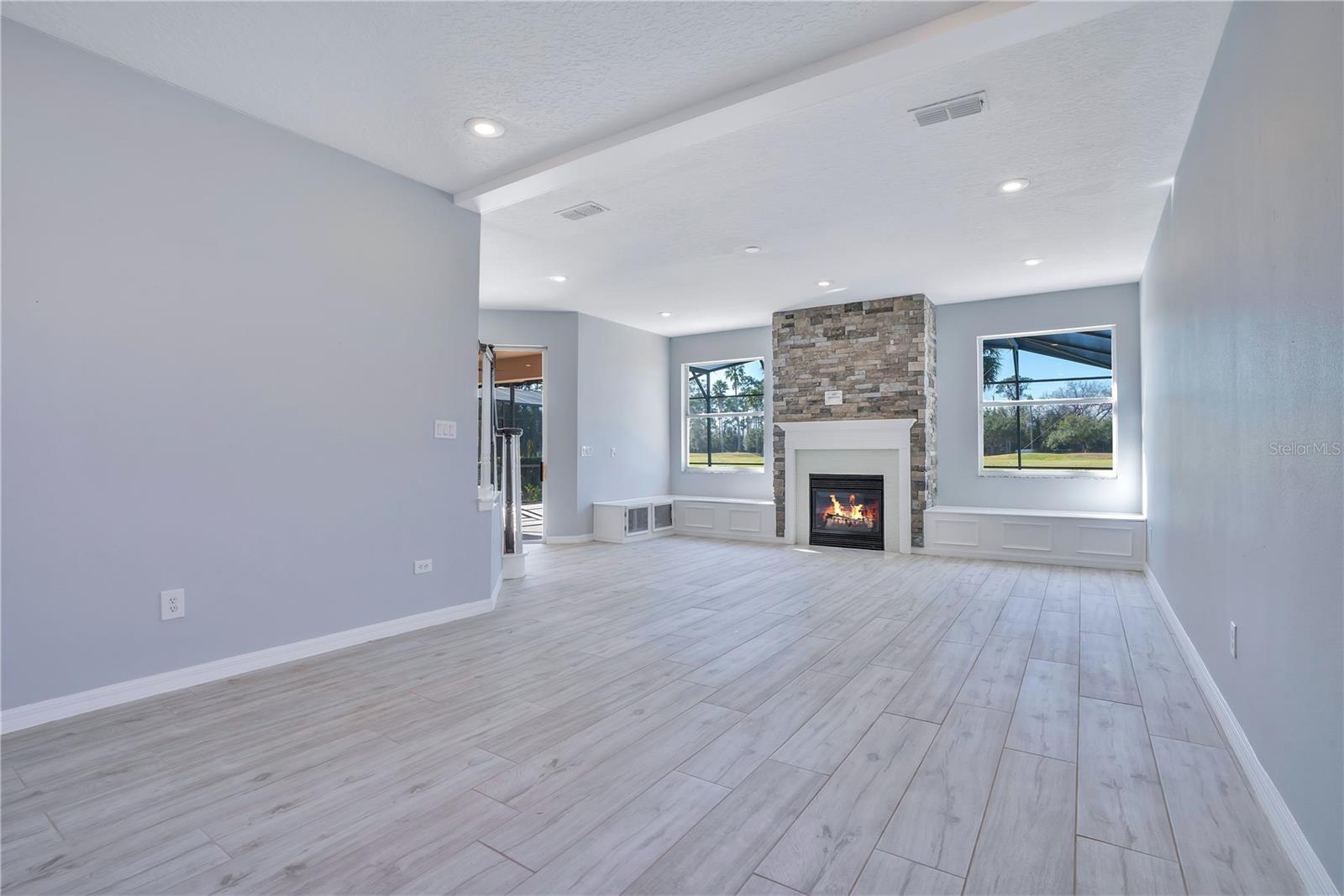 Image 21 of 80 For 14046 Fox Glove Street