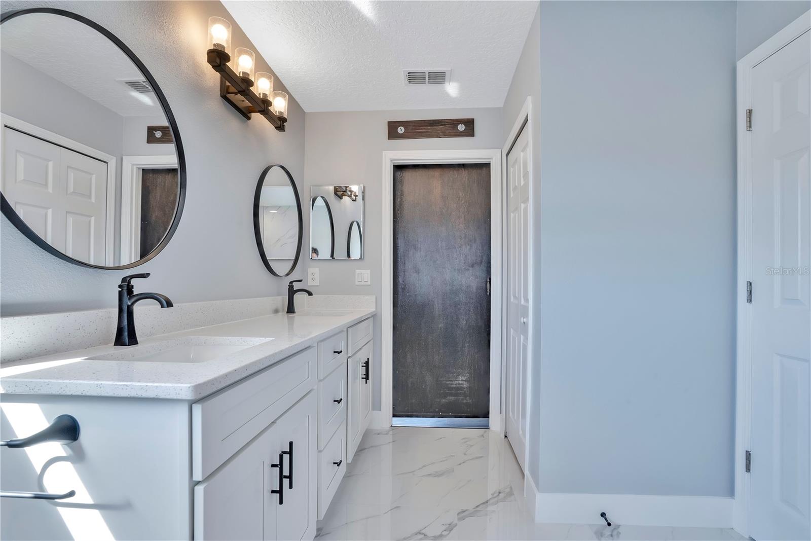 Image 27 of 80 For 14046 Fox Glove Street