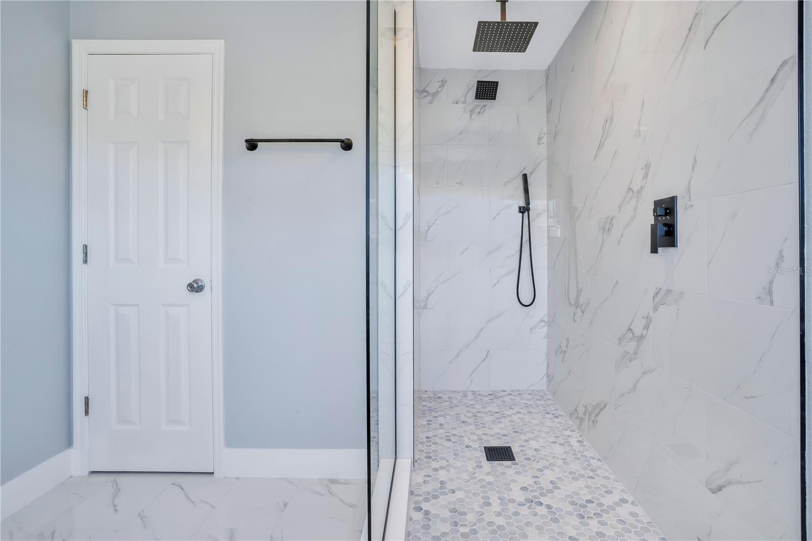 Image 35 of 80 For 14046 Fox Glove Street