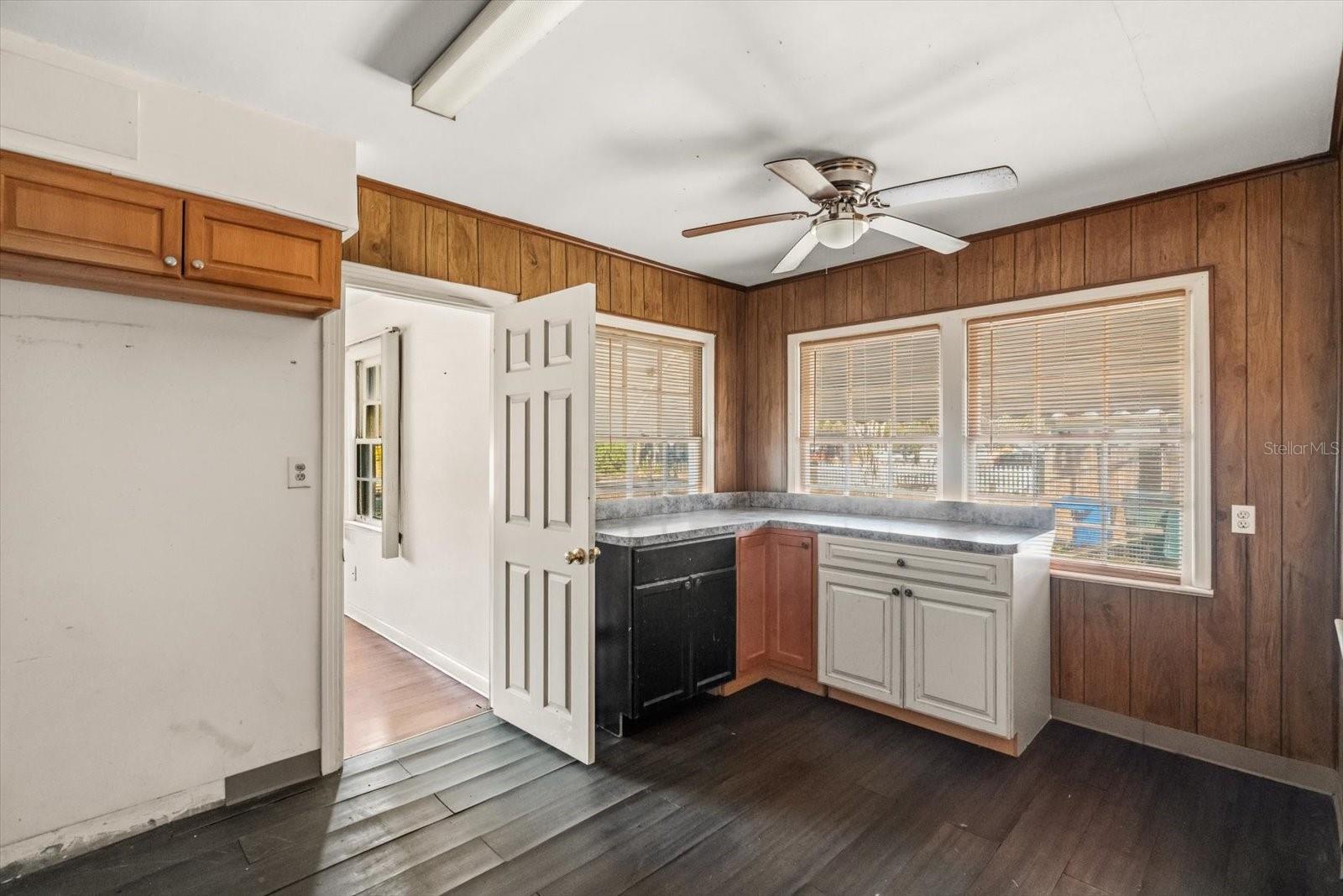 Image 15 of 61 For 703 & 705 Cleveland Avenue