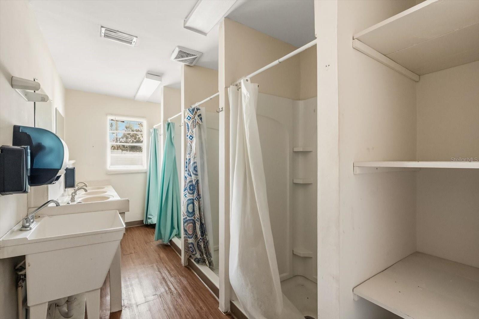 Image 17 of 61 For 703 & 705 Cleveland Avenue