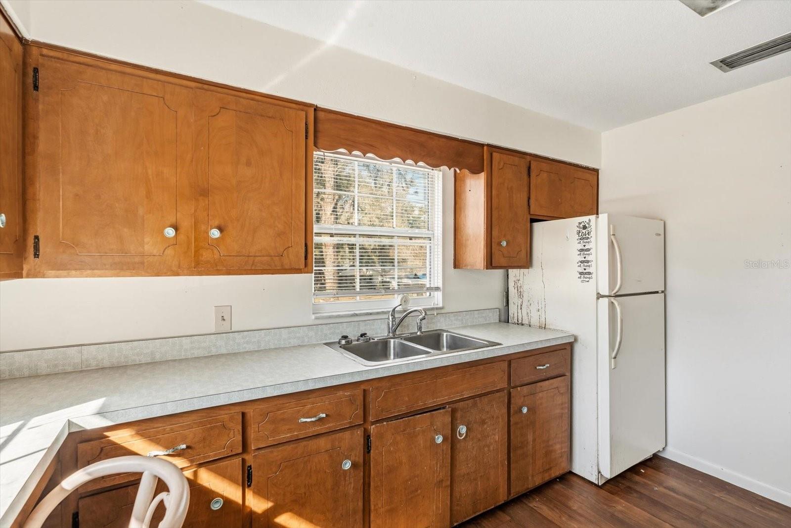 Image 35 of 61 For 703 & 705 Cleveland Avenue