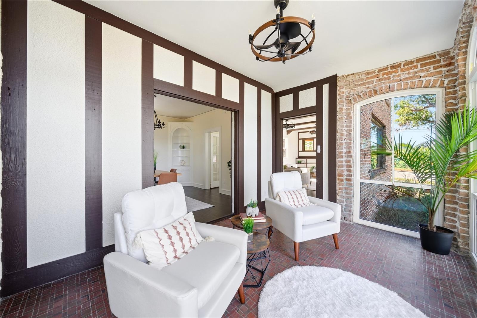 Image 12 of 52 For 1689 Lakeshore Drive