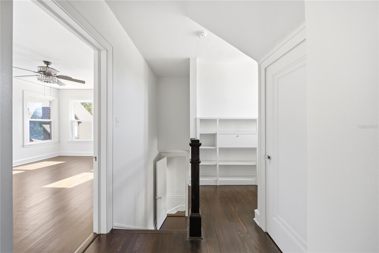 Image 19 of 52 For 1689 Lakeshore Drive