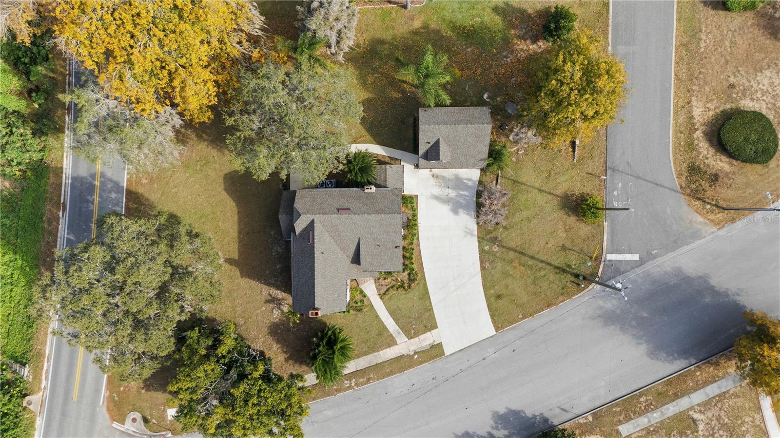 Image 45 of 52 For 1689 Lakeshore Drive