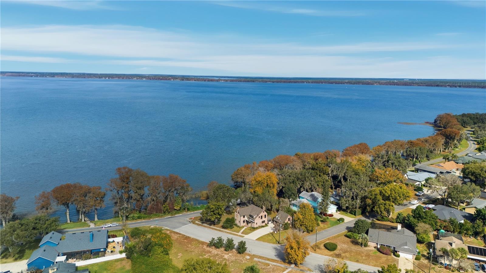 Image 46 of 52 For 1689 Lakeshore Drive