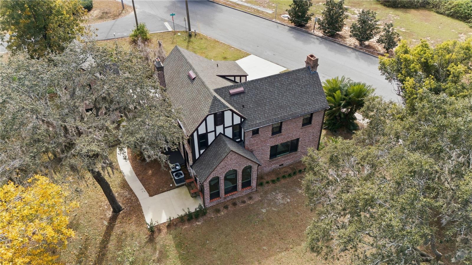 Image 50 of 52 For 1689 Lakeshore Drive