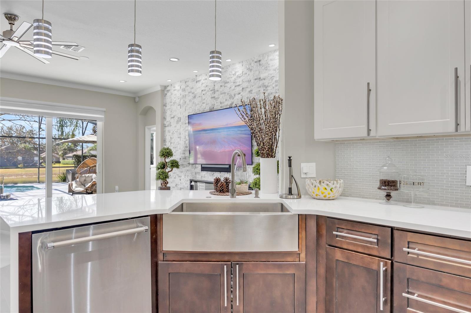 Image 11 of 44 For 10600 Oakview Pointe Terrace