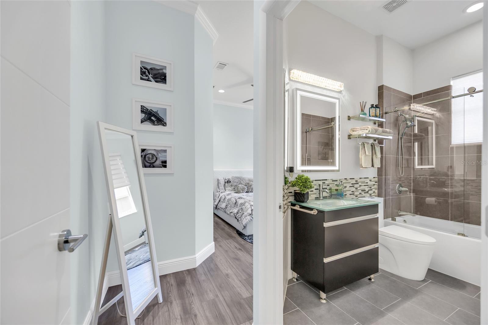 Image 24 of 44 For 10600 Oakview Pointe Terrace