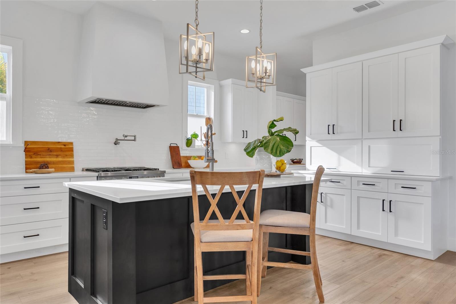 Image 13 of 58 For 906 Allendale Lane