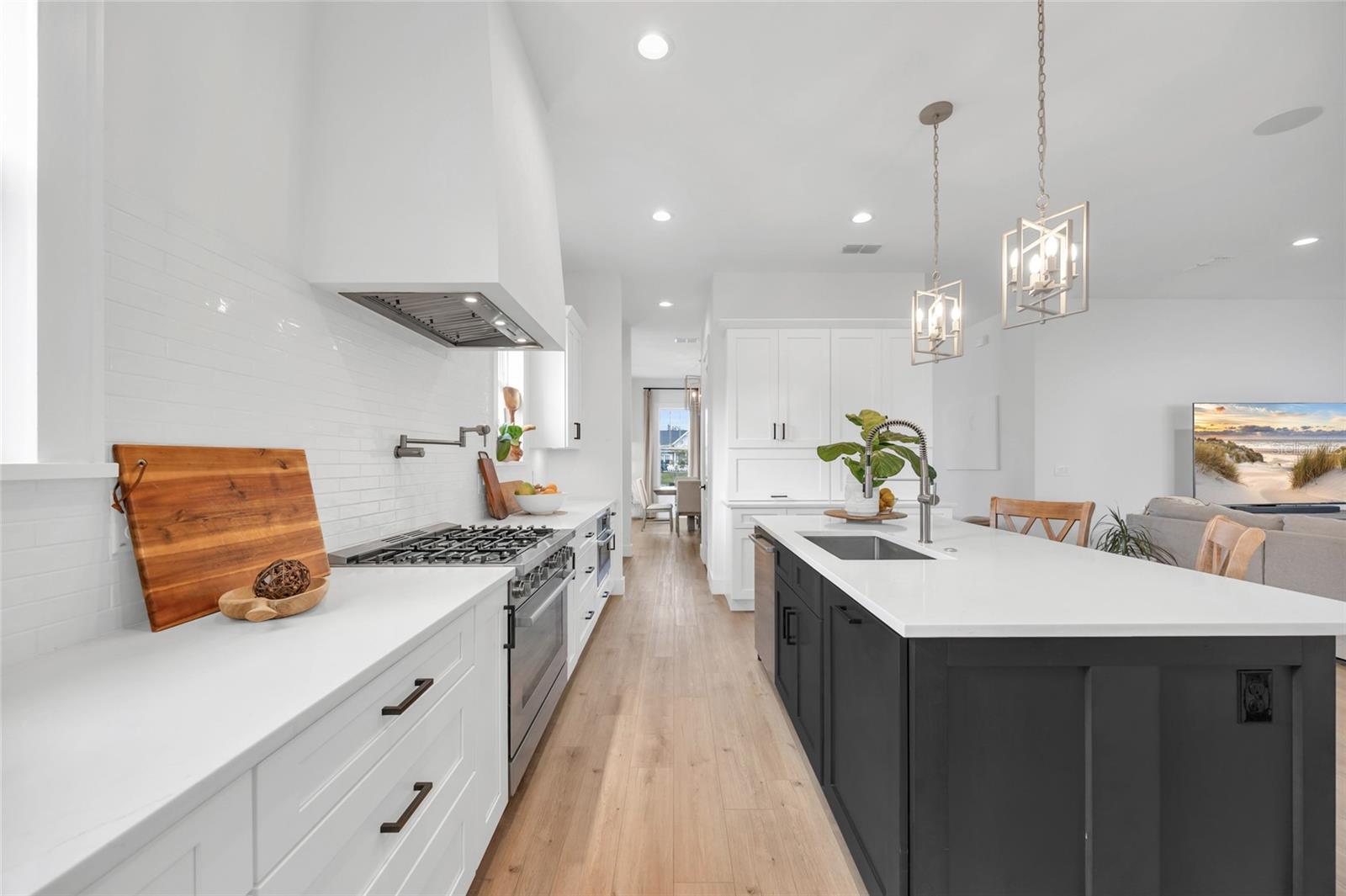 Image 14 of 58 For 906 Allendale Lane