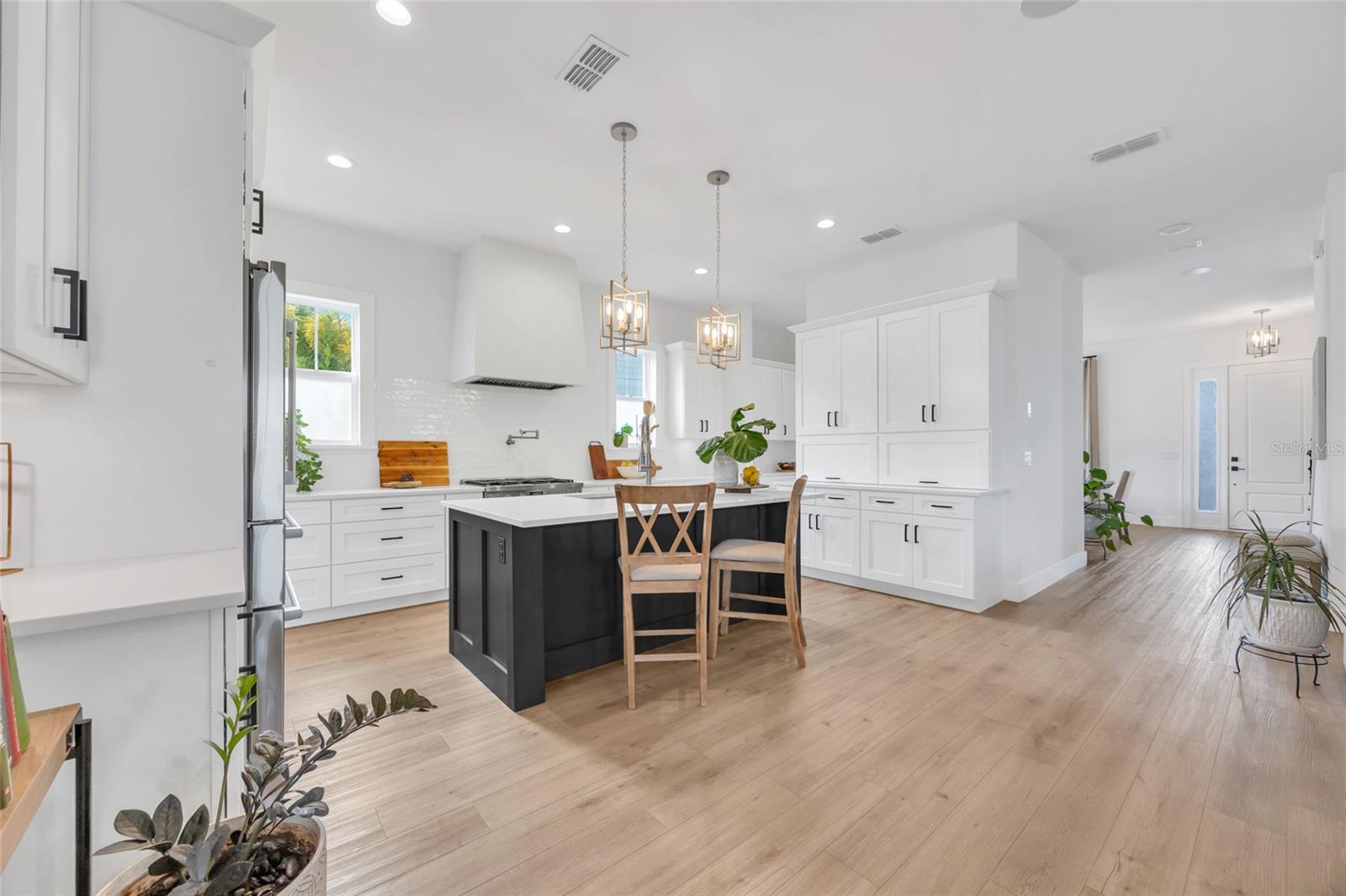 Image 16 of 58 For 906 Allendale Lane