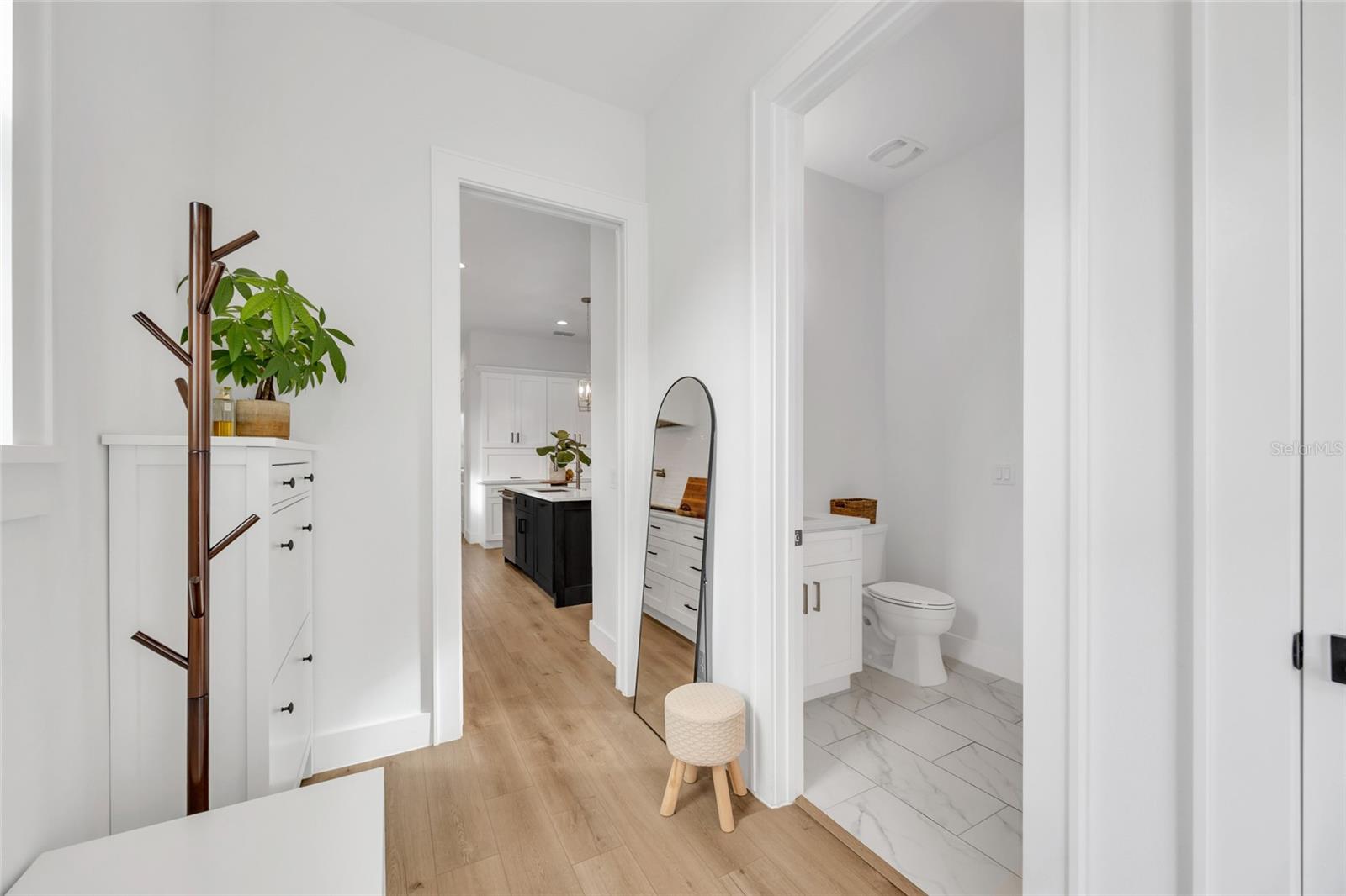 Image 20 of 58 For 906 Allendale Lane