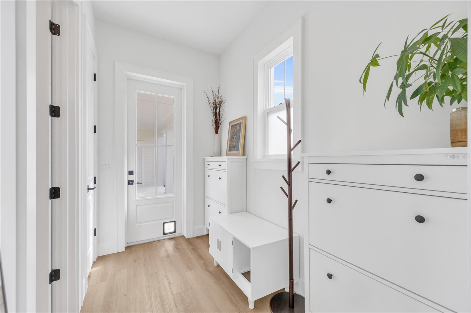 Image 22 of 58 For 906 Allendale Lane