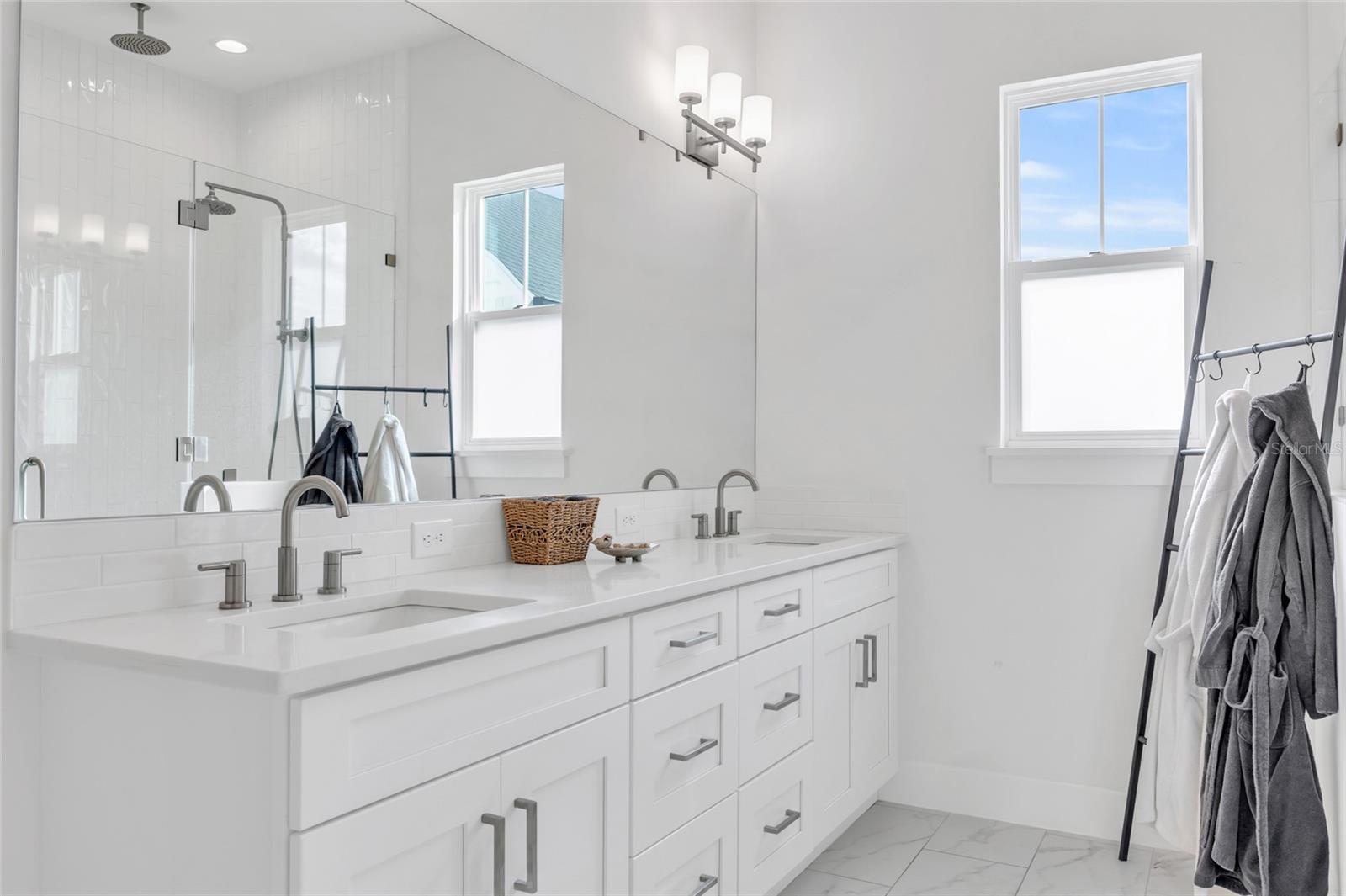 Image 27 of 58 For 906 Allendale Lane