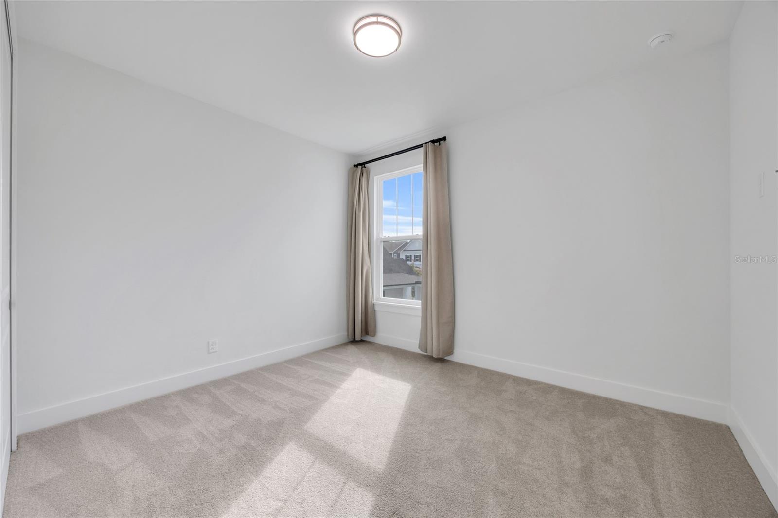 Image 32 of 58 For 906 Allendale Lane