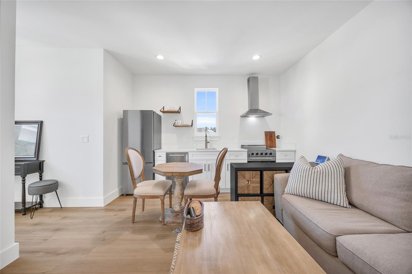 Image 38 of 58 For 906 Allendale Lane