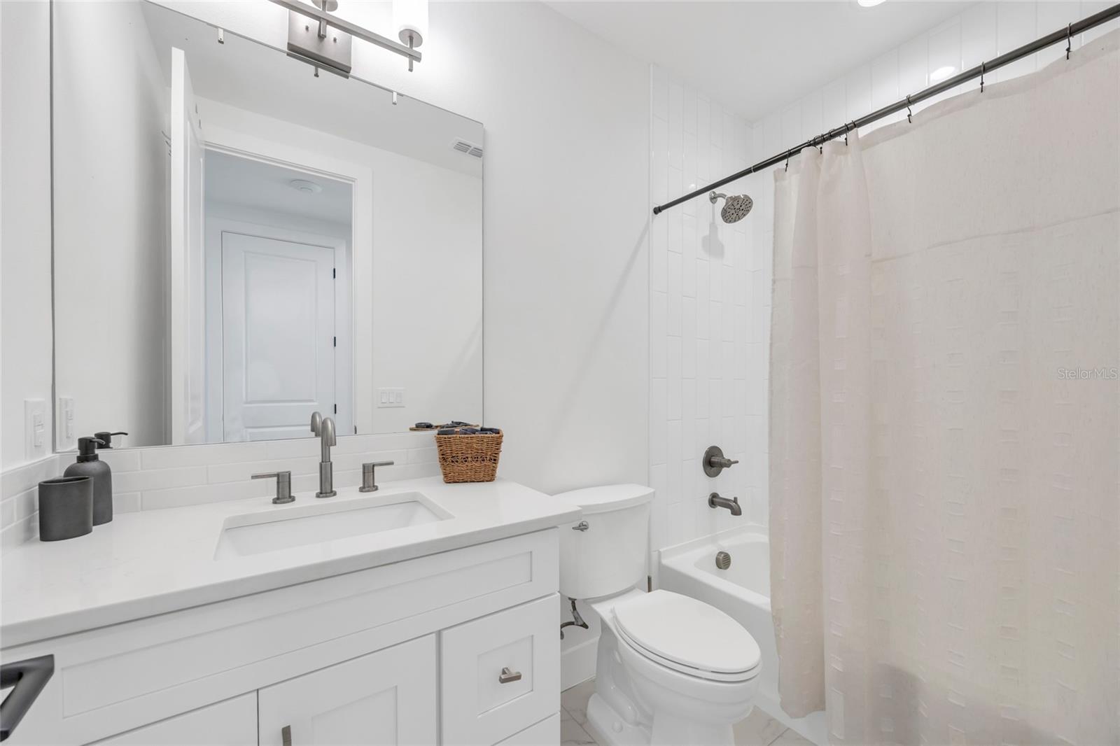 Image 40 of 58 For 906 Allendale Lane