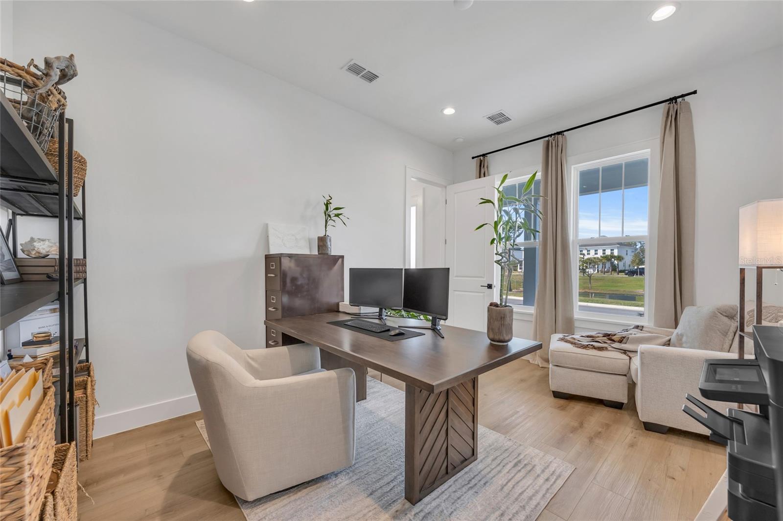 Image 5 of 58 For 906 Allendale Lane