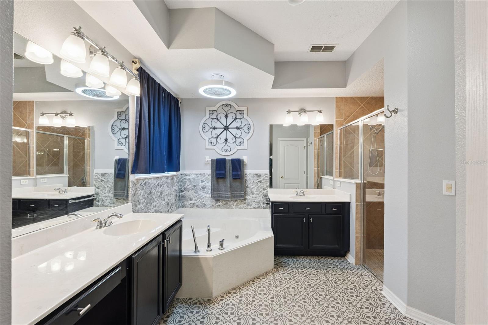 Image 21 of 45 For 3652 Rochelle Lane