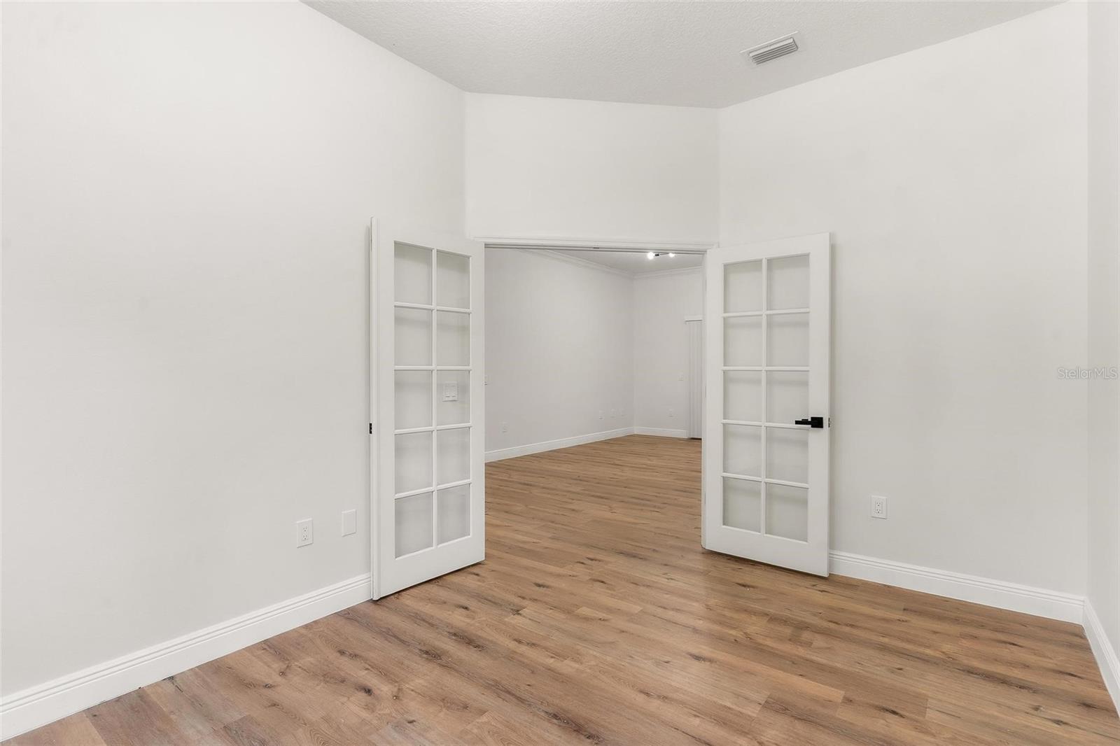 Image 16 of 43 For 39634 Harbor Hills Blvd Boulevard