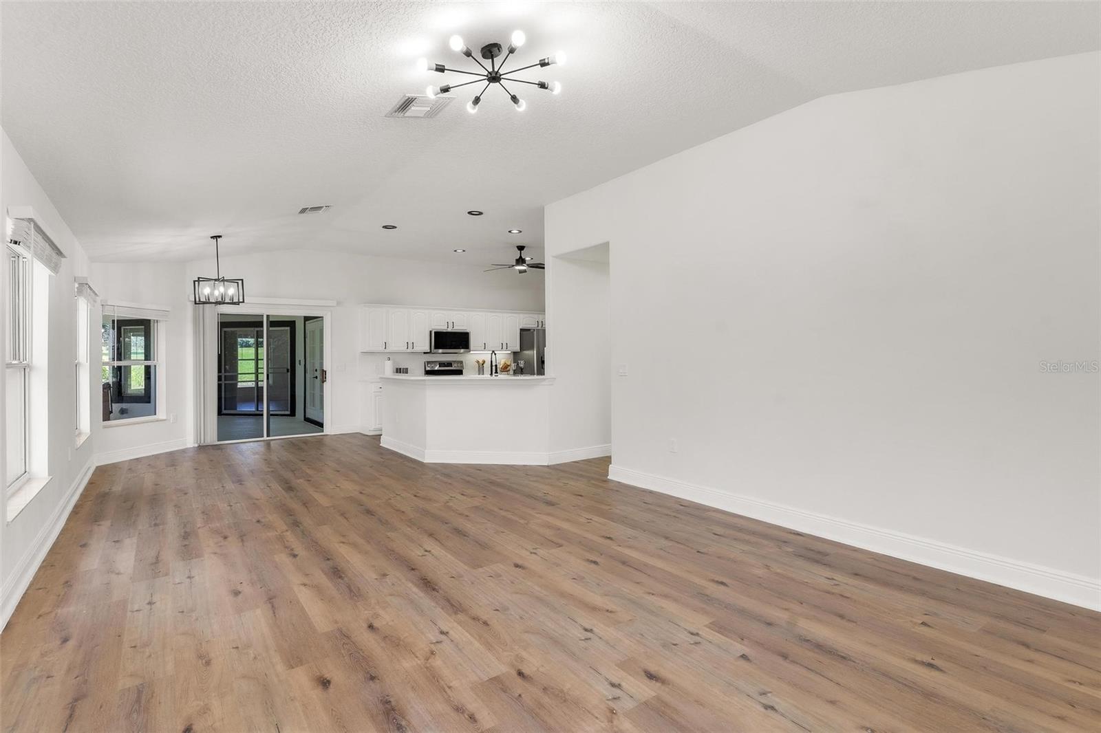 Image 21 of 43 For 39634 Harbor Hills Blvd Boulevard