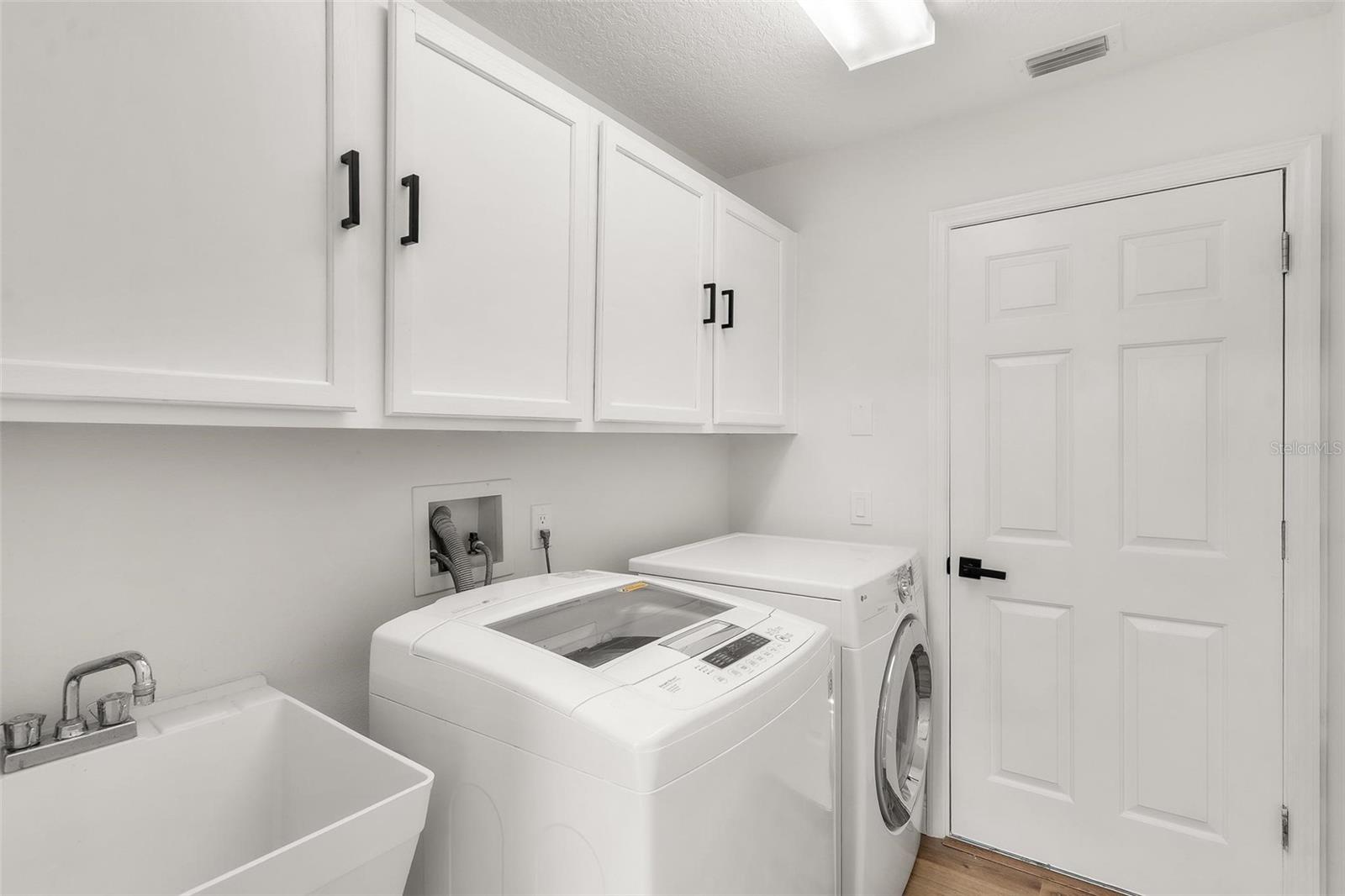 Image 22 of 43 For 39634 Harbor Hills Blvd Boulevard