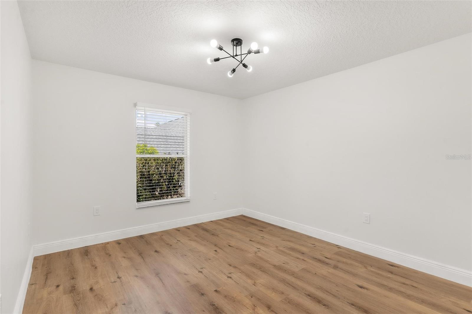 Image 32 of 43 For 39634 Harbor Hills Blvd Boulevard