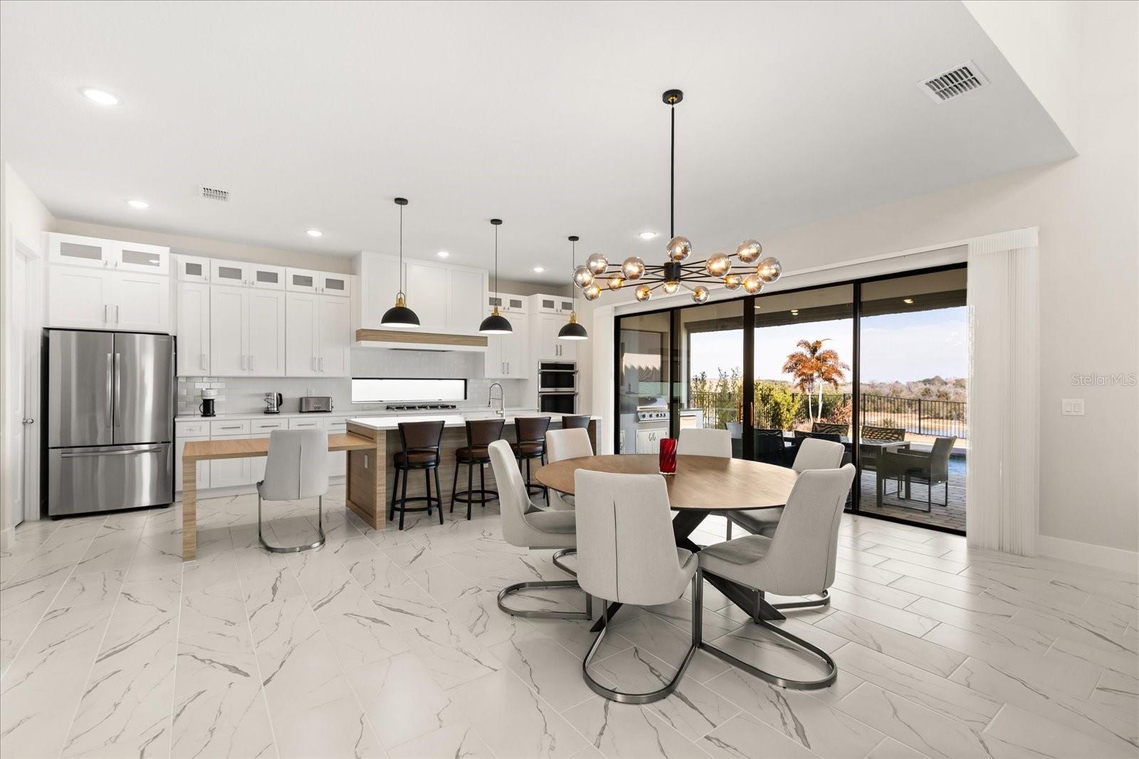 Image 11 of 57 For 16009 Vetta Drive