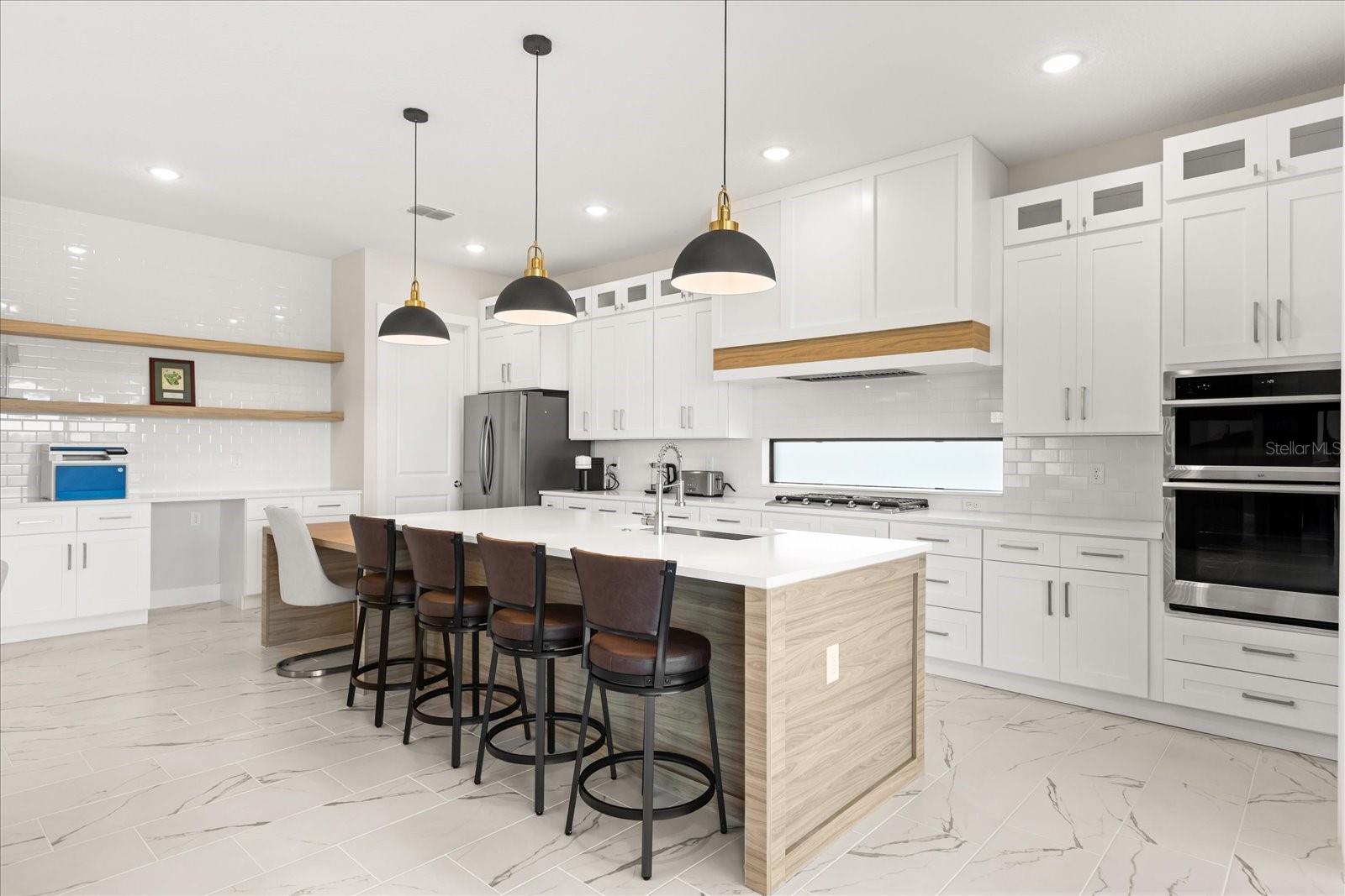 Image 14 of 57 For 16009 Vetta Drive