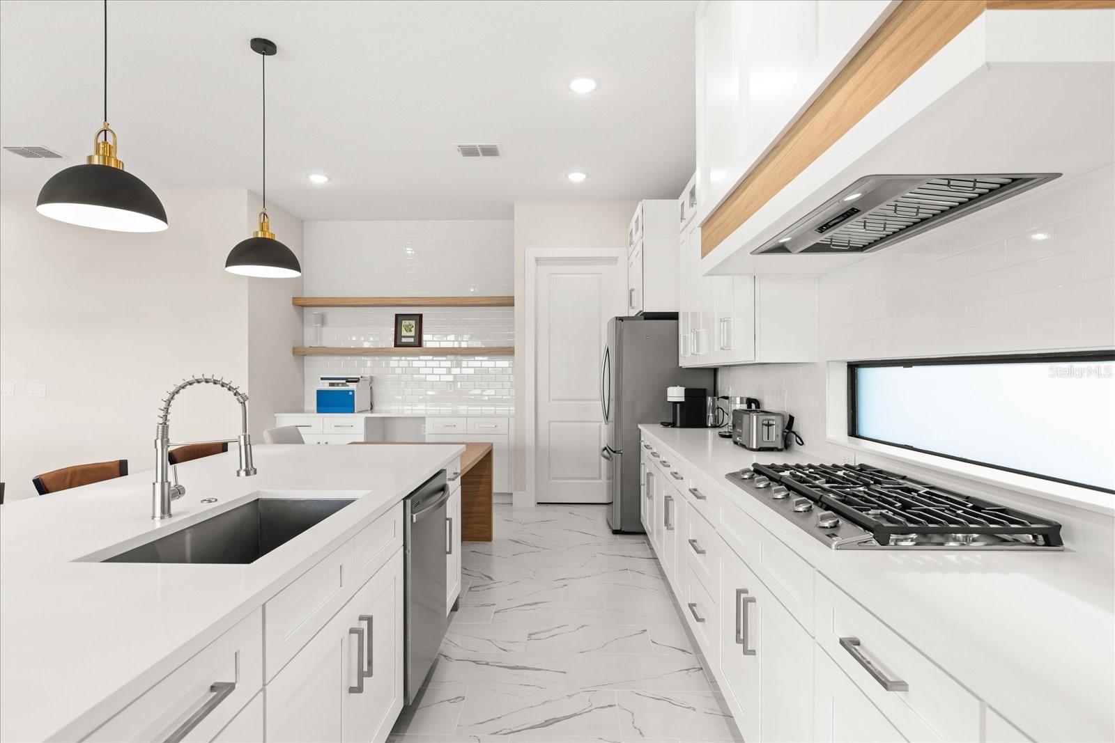 Image 19 of 57 For 16009 Vetta Drive