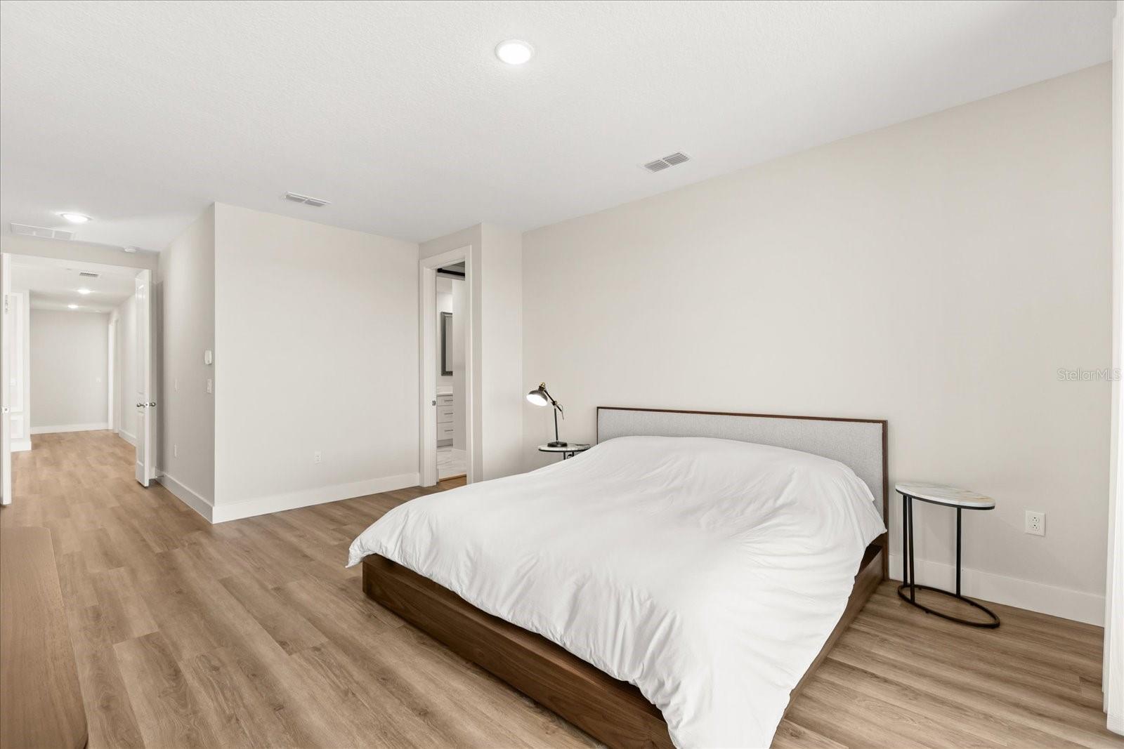 Image 26 of 57 For 16009 Vetta Drive