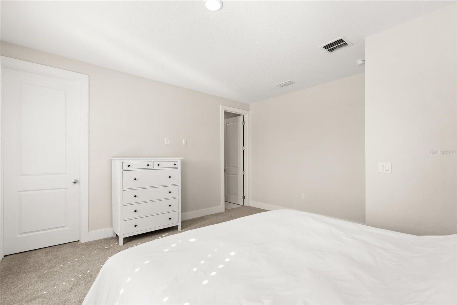 Image 36 of 57 For 16009 Vetta Drive