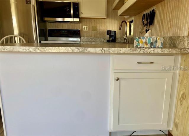 Image 12 of 25 For 610 Cottage Park Lane