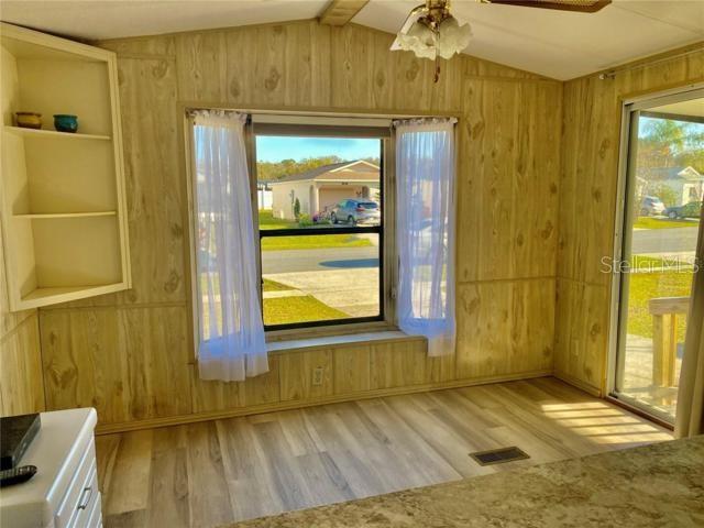 Image 4 of 25 For 610 Cottage Park Lane