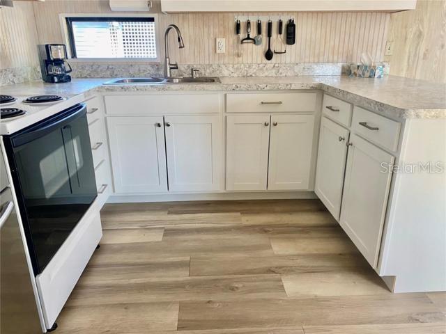 Image 7 of 25 For 610 Cottage Park Lane