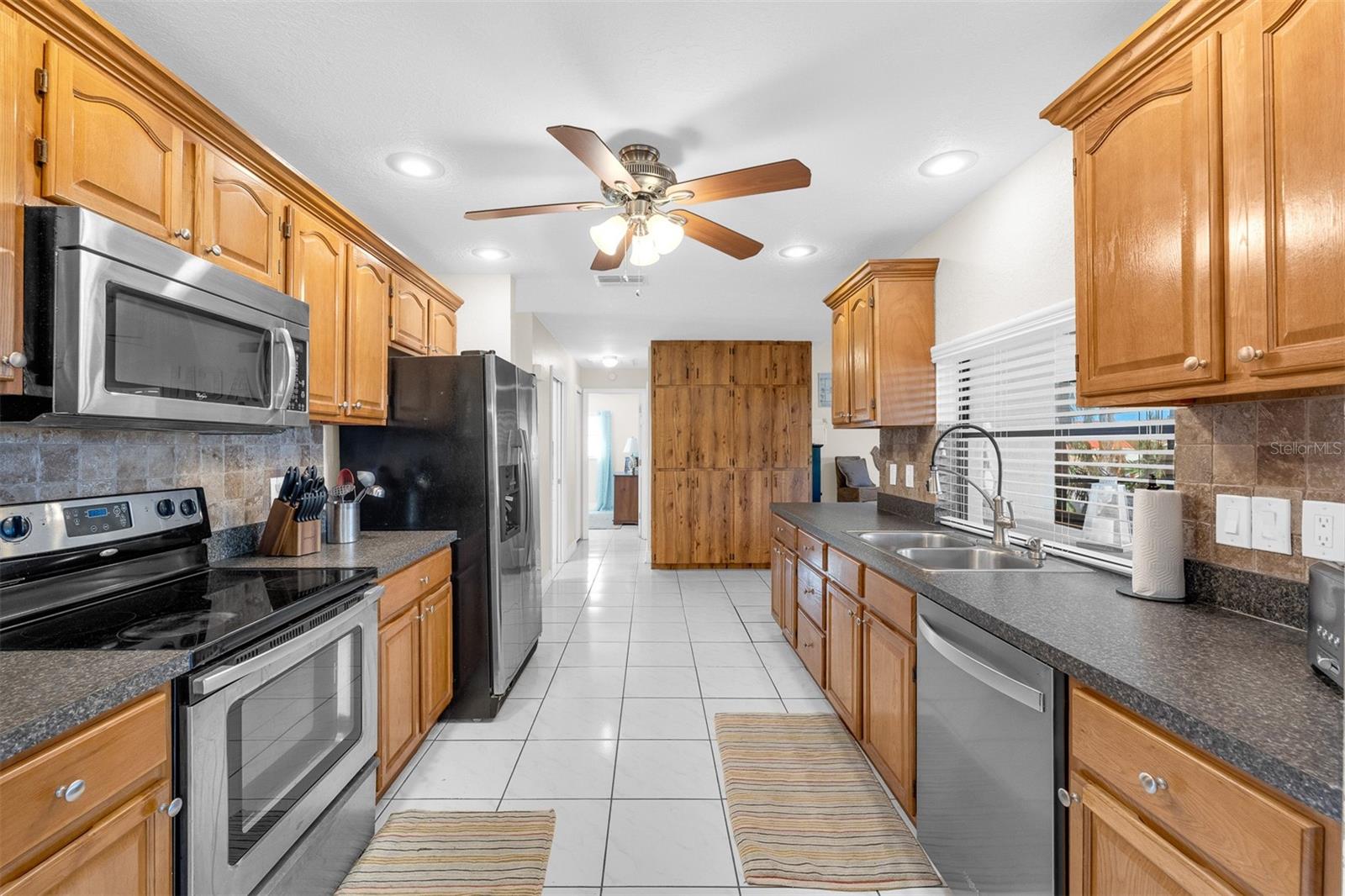 Image 16 of 68 For 3848 Topsail Trail