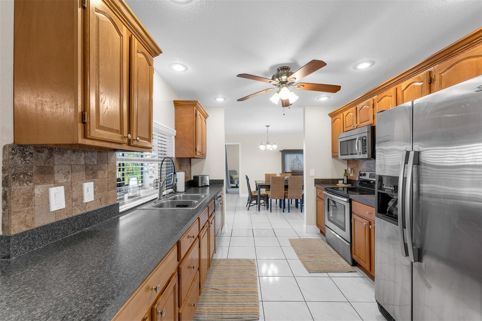 Image 18 of 68 For 3848 Topsail Trail