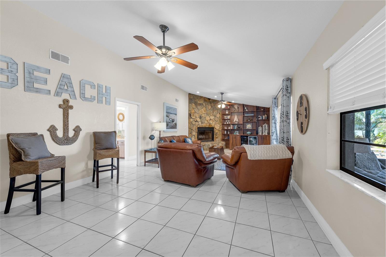 Image 24 of 68 For 3848 Topsail Trail