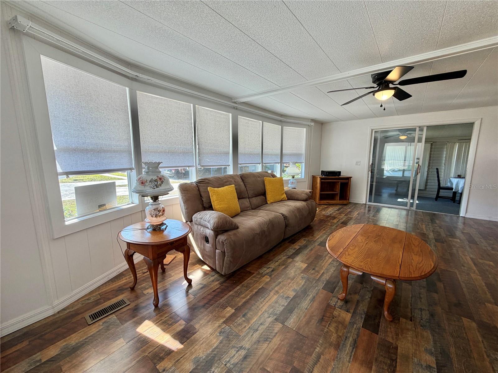 Image 10 of 73 For 103 Tamarisk Way