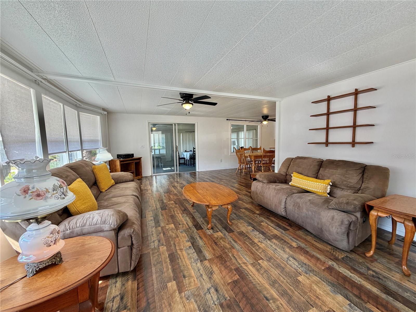 Image 11 of 73 For 103 Tamarisk Way
