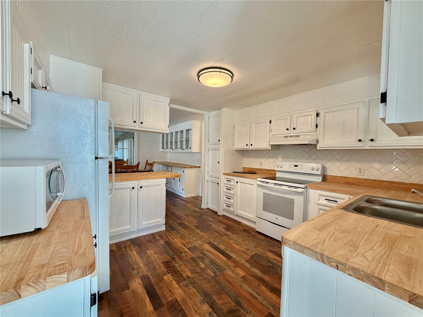 Image 26 of 73 For 103 Tamarisk Way